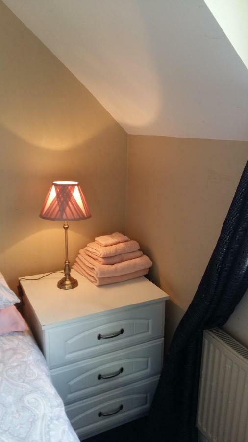 Lir B&B Multyfarnham エクステリア 写真